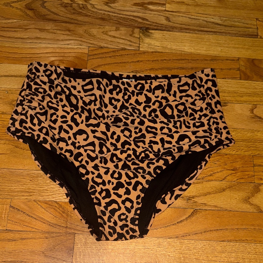 New Coral reef Leopard Print High-Waist Barefoot Bikini Bottoms - size XL